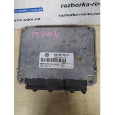 Блок управления двигателем Volkswagen Passat B5 1.6i 1,8i 3B0907557 5WP433202
