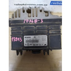 Блок управления двигателем Volkswagen Golf III 1.8i 0261203382/383 8A0907311P0