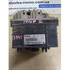 Блок управления двигателем Volkswagen Golf III 1.6 0261203304/305 032906026E