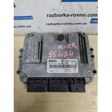 Блок управления двигателем Renault Trafic, Opel Vivaro, Nissan Primastar 2.0 dci 2000-2014 0281017065 8200935115