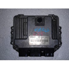 Блок керування двигуном Renault Megane Scenic 1.9 DCI 0281011390 8200310863 Рено