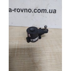 Датчик положення кузова задній Jeep Grand Cherokee WK2 11-22 68245332AF