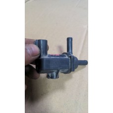 Клапан вакууму Toyota Lexus 90910-12272