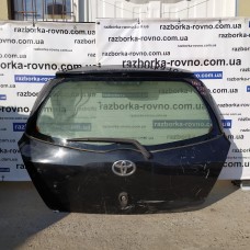 Двері ляда кришка багажника Toyota Yaris 2008г Тойота Яріс