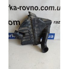 Корпус повітряного фільтра Toyota Yaris 1999-2005 1.4D 17701-33110