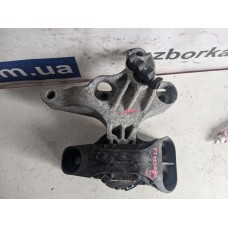 Подушка двигуна Renault Dokker, Captur, Clio 4 113756731R Подушка двигуна Renault Dokker, Captur, Clio 4 113756731R