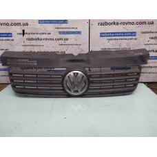 Решітка радіатора Volkswagen T5 2003-2015 7H0807101
