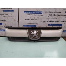 Решітка радіатора Peugeot Boxer 2002-2006 LS1304703070