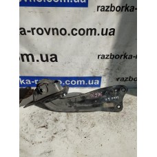 Важіль задній правий Volkswagen Golf V 03-09 Jetta VI 10-18 Skoda Octavia II 04-13 Seat Leon 05-12 1K0505226F