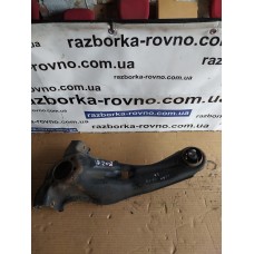 Важіль задній правий під цапфу Jeep Compass 2011-2016 2.2CRDI Jeep Patriot 06-16 5272714AD