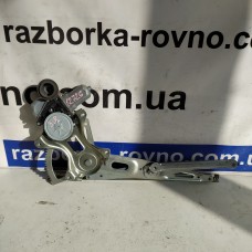 Склопідйомник задній правий Toyota Prius 2009-2015 7 pin 85710-72020